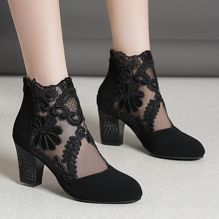 Damen nan elegante Spitzen-Stiefelette mit floralem Mesh-Einsatz, Reißverschluss und verzierendem Blockabsatz Drune