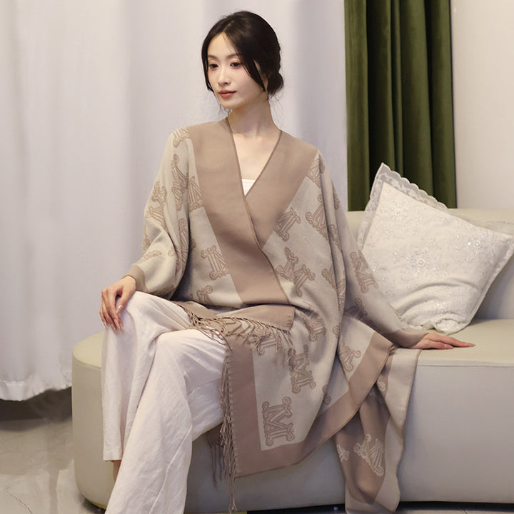 Damen Jacquard‑Monogramm‑Cape mit offenen Seiten und Fransen Drune