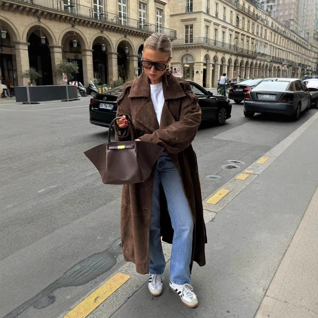 Damen nan taillierter veganer Trenchcoat mit Schalkragen, Bindegürtel und Schulterriegeln Drune