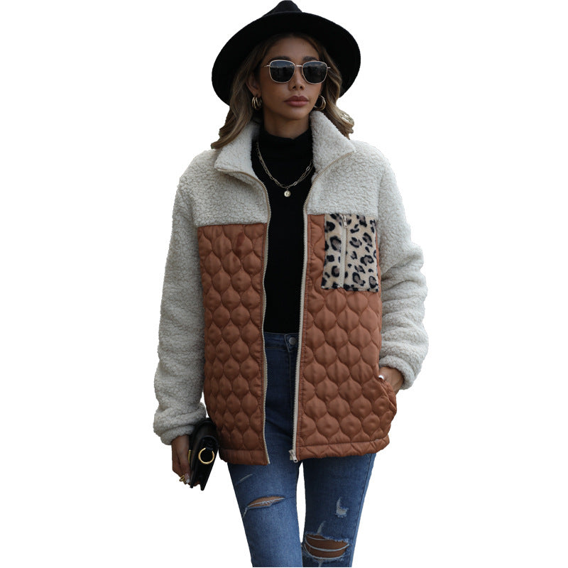 Damen Fleecejacke mit modernen Patchwork-Details und tierischem Muster Drune