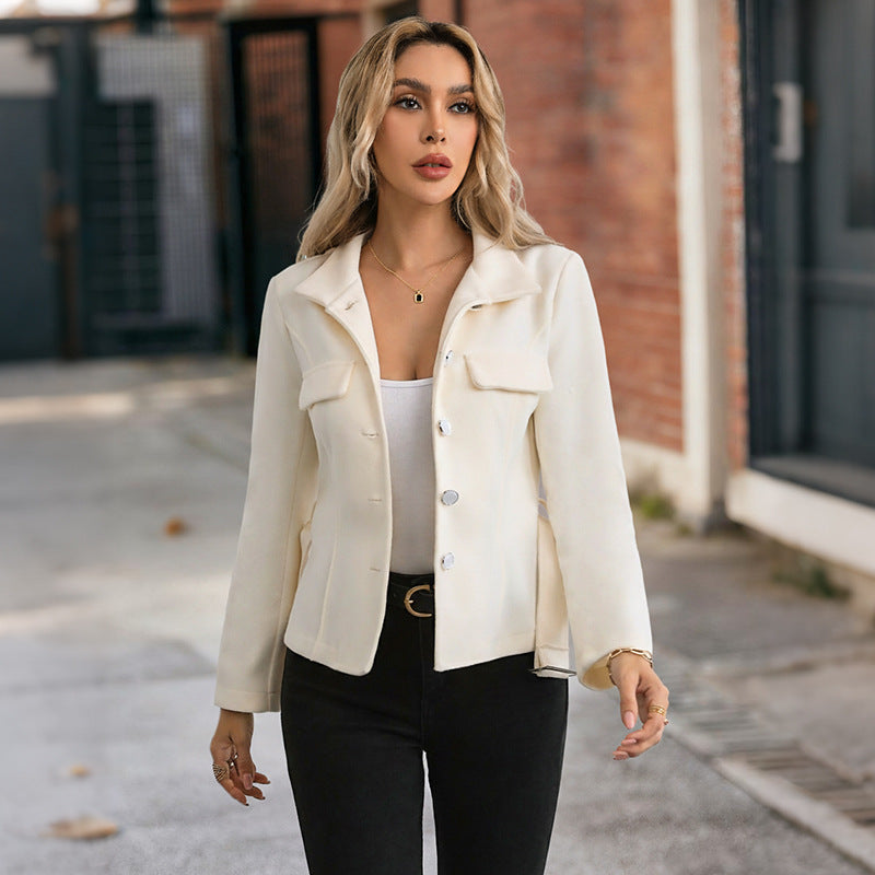 Damen Taillierter Jackenblazer mit Stehkragen, Zierpatten-Brusttaschen und Taillengürtel Drune