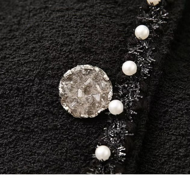 Damen elegante Jacke mit perlenverziertem Kragen und praktischen Taschen Drune