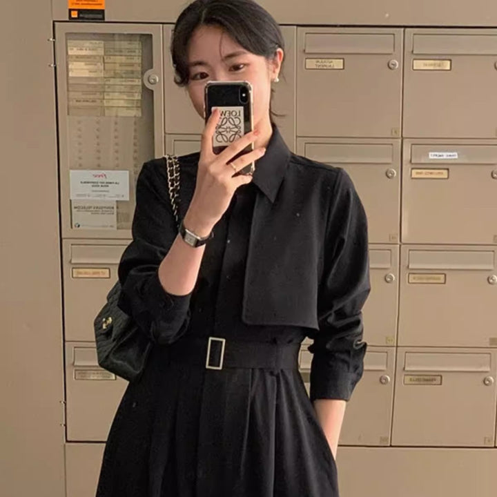 Damen Modernes Hemdblusen-Maxikleid mit taillierendem Stoffgürtel und weitem Tellerrock Drune