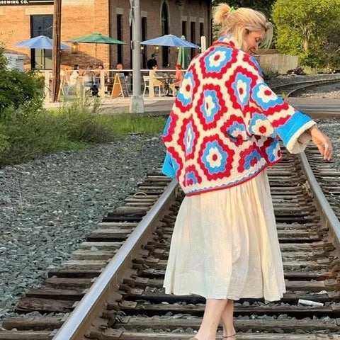 Damen Steppjacke mit auffälligem geometrischem Muster und bequemem Schnitt Drune