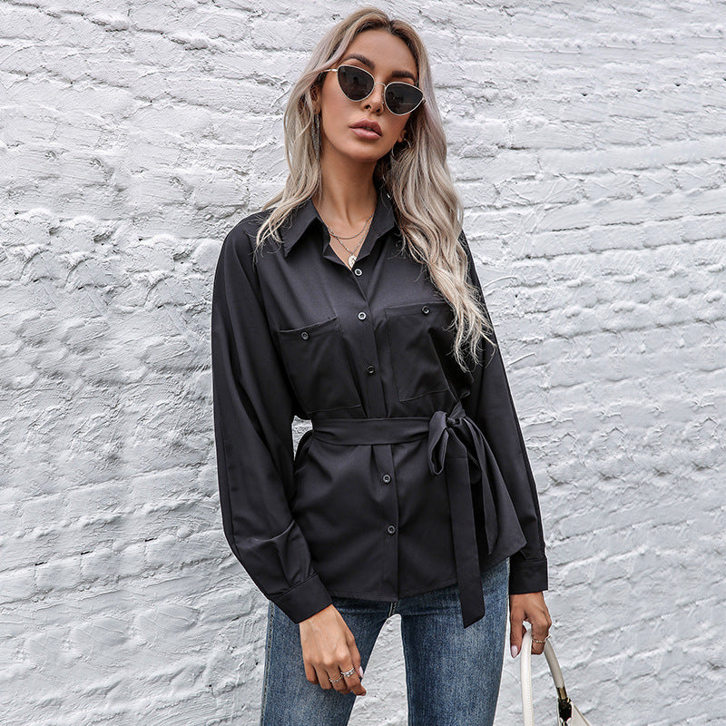 Damen Satin-Hemdbluse mit Taillengürtel, Brusttaschen und langen Ärmeln Drune