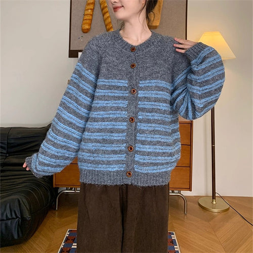 Damen Grobstrickjacke mit modernen Streifen und Knopfdetails Drune
