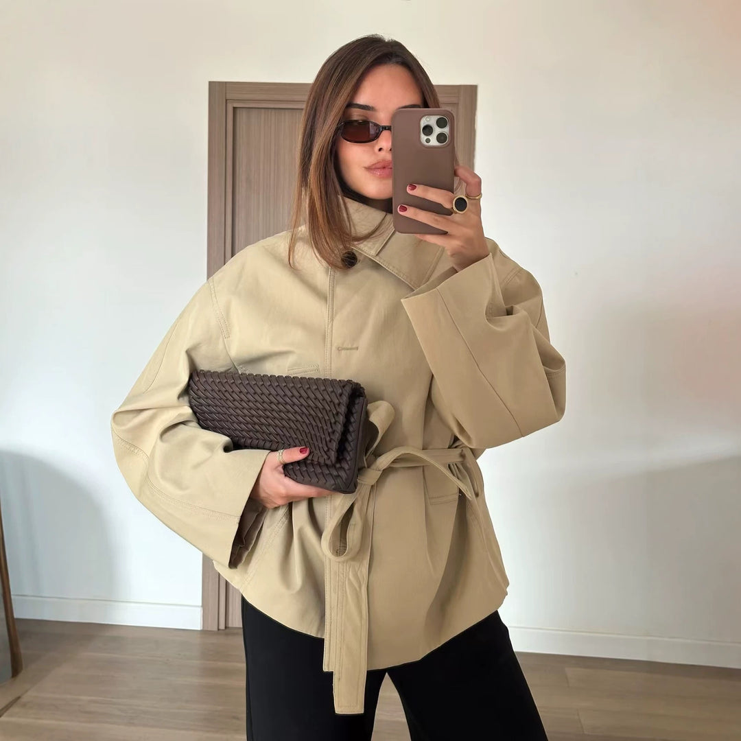 Damen Kurzjacke mit Taillengürtel, boxy Schnitt und breitem Hemdkragen Drune