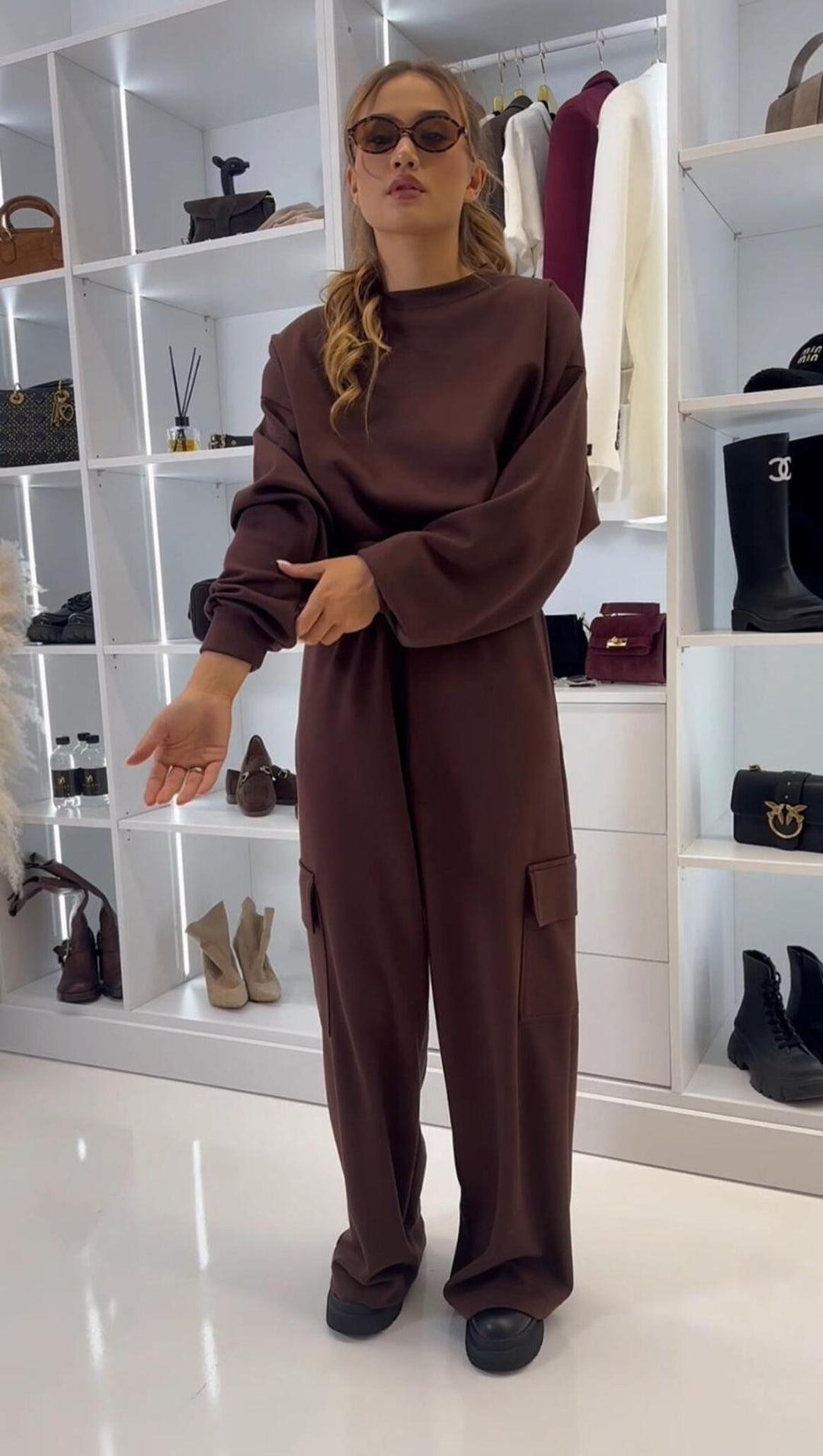 Damen lässiges Set mit cropped Oberteil und weiten Jogginghosen Drune