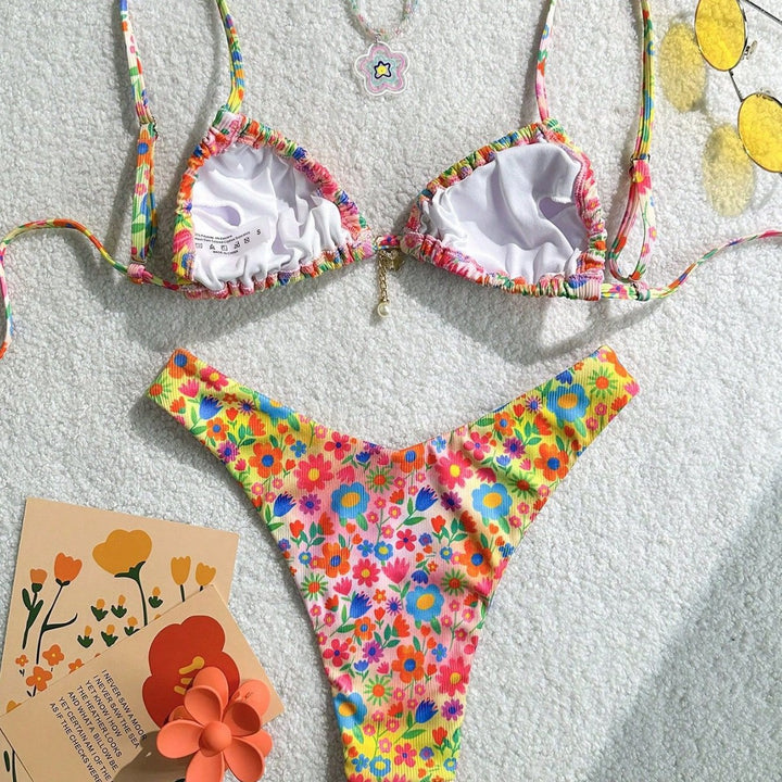 Damen Triangel-Bikini mit buntem Floral-Design und feinen Rüschendetails Drune