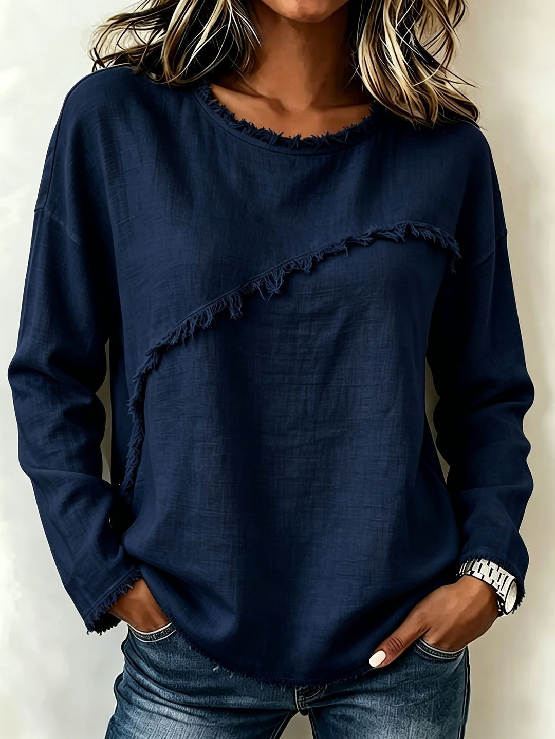 Damen Legeres Longsleeve mit diagonaler Fransenapplikation und ausgefranstem Rundhals Drune