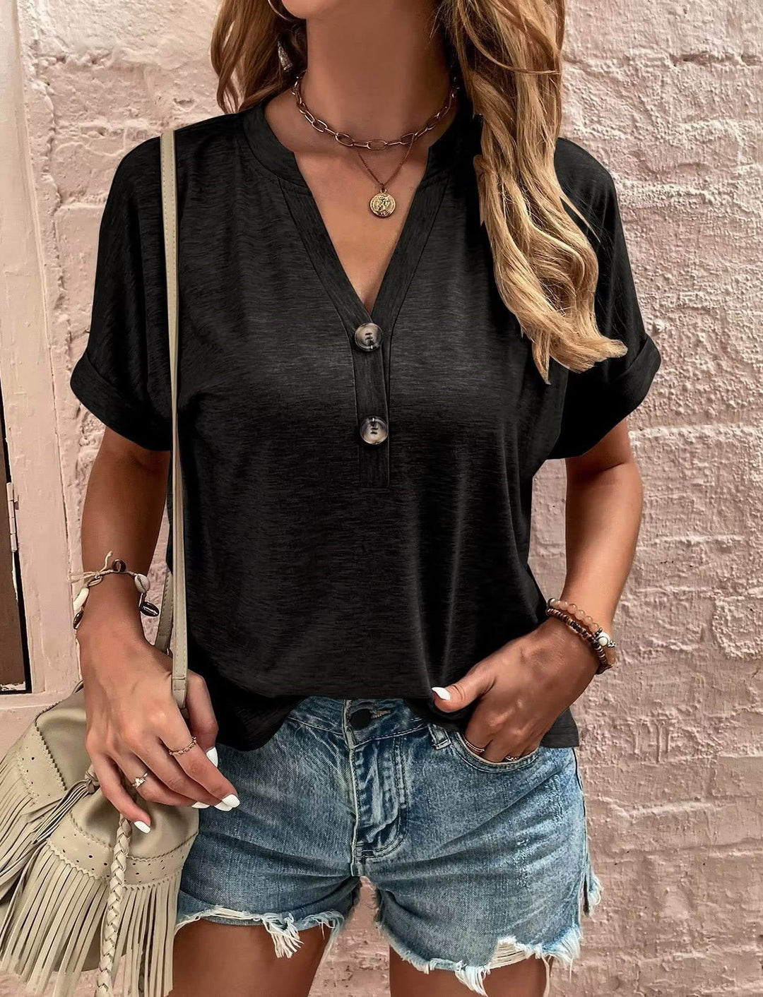 Damen Kurzes T-Shirt mit Knopfleiste und lässigem Schnitt Drune