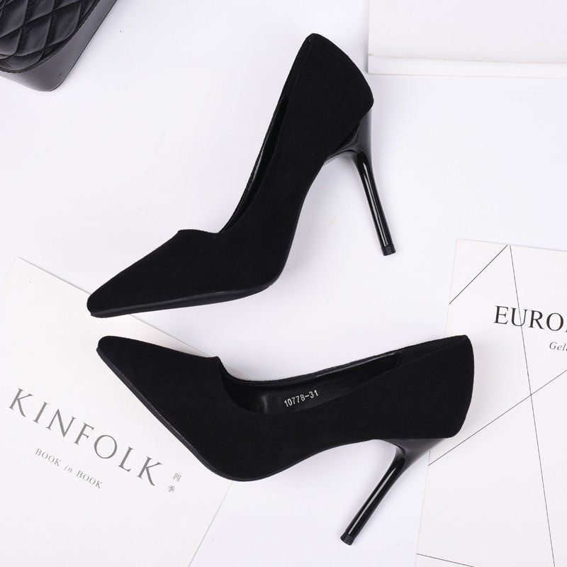 Damen Elegante spitz zulaufende Velours‑Optik Pumps mit schmalem Stiletto Drune