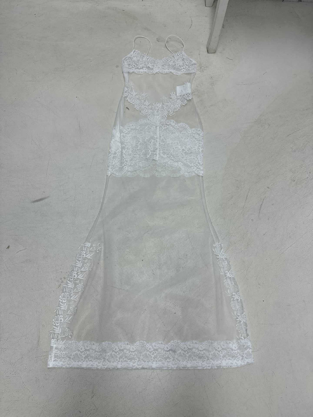 Damen Spitzen-Strandkleid mit elegantem Rückenausschnitt und schwingendem Saum Drune