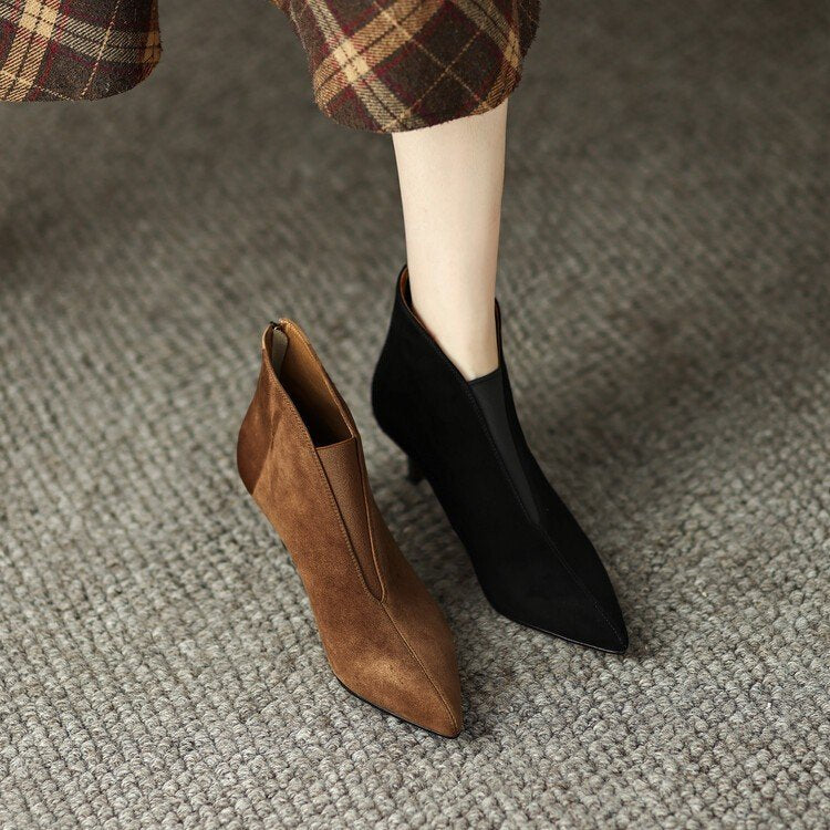Damen Elegante spitze Stiefeletten mit raffinierter Fersenöffnung Drune