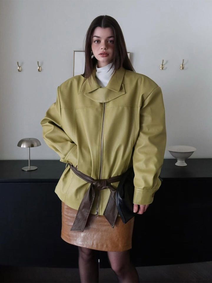 Damen Boxy-Kunstlederjacke mit hohem Stehkragen, Frontzip und Taillenschärpe Drune