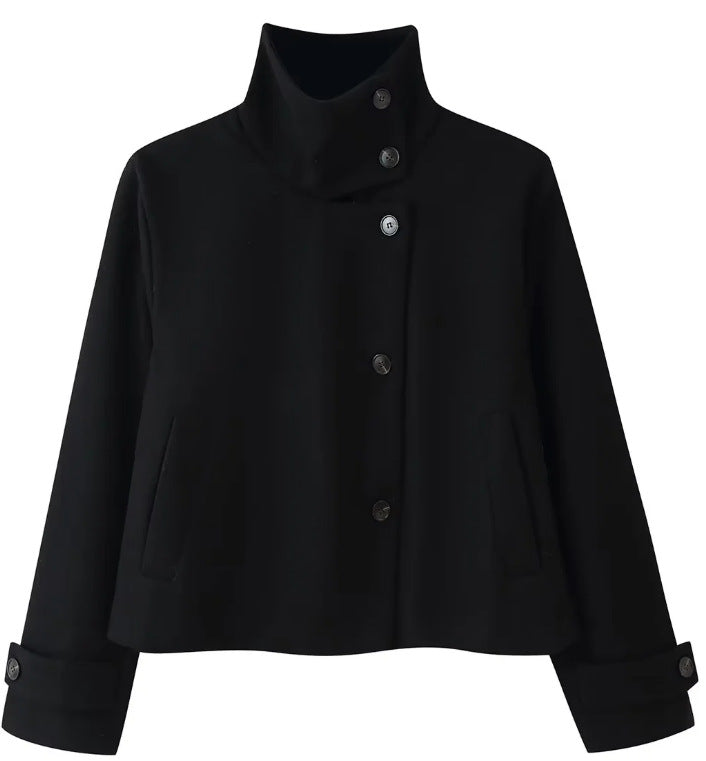 Damen Kurzjacke im Boxy‑Cut mit hohem Stehkragen und Hornknöpfen Drune