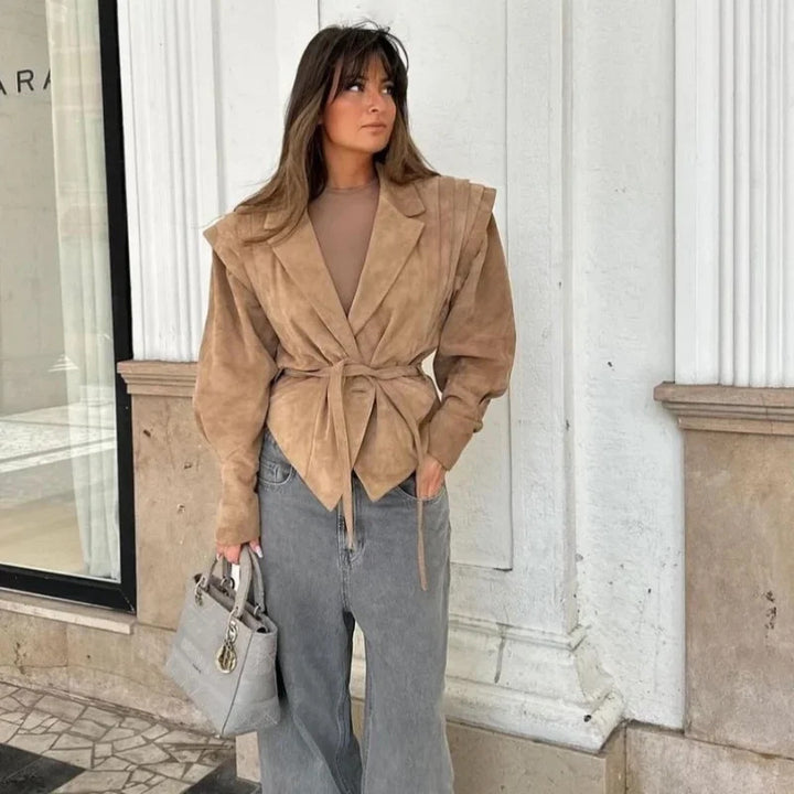 Damen Modische Kunstlederjacke mit strukturiertem Design und extravaganten Schulterakzenten Drune