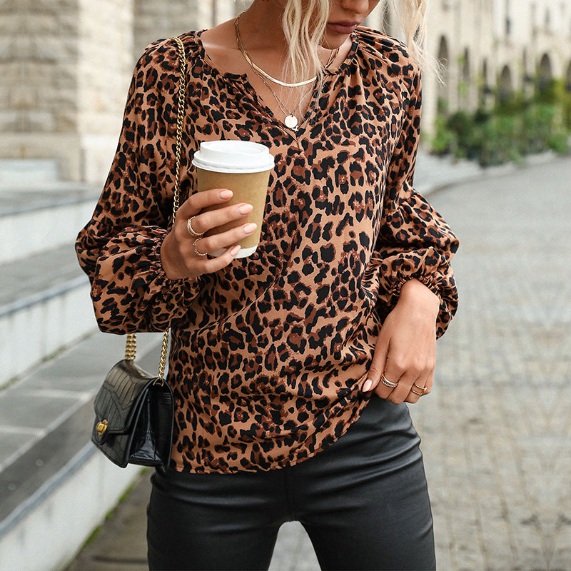 Damen Lässige Viskose-Bluse mit Leopardenprint, V‑Ausschnitt und gesmokten Ärmelbündchen Drune
