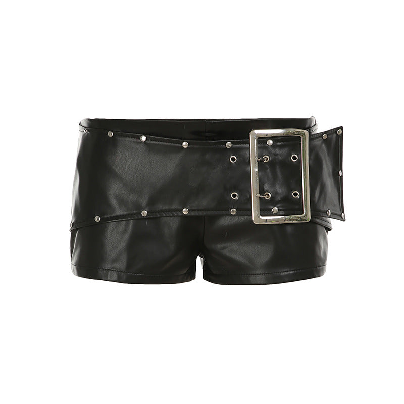 Damen Kunstleder-Shorts mit dekorativen Knopfdetails Drune
