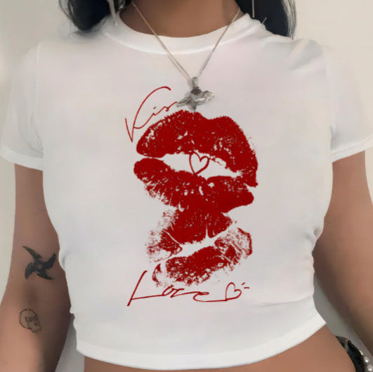 Damen Crop-T-Shirt mit animalistischem Lippenmotiv und auffälligem Schriftzug Drune