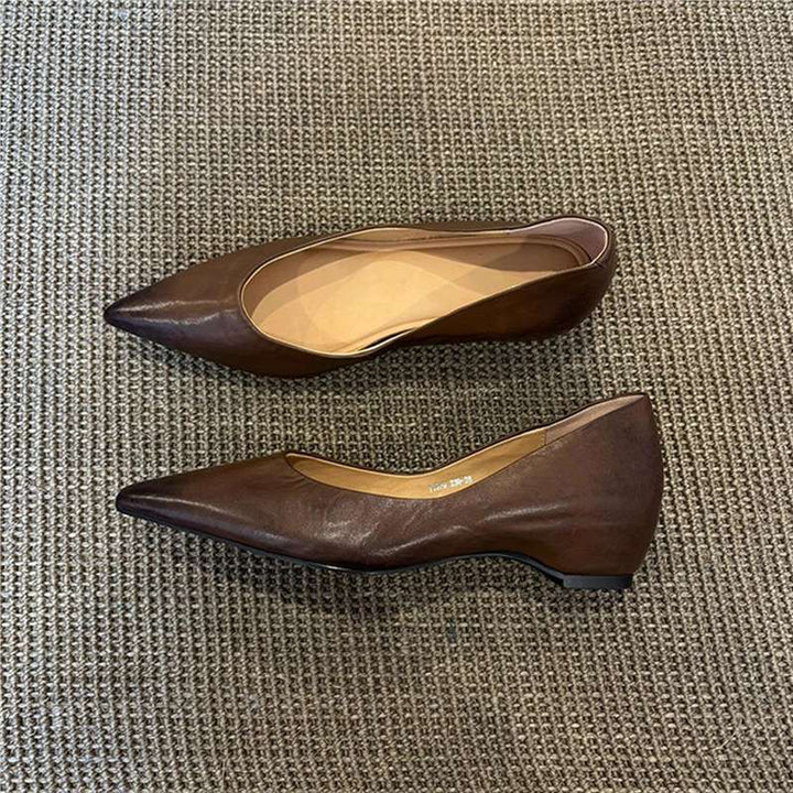 Damen Elegante spitz zulaufende Slipper‑Ballerinas aus softem Glattleder mit minimalem Keilabsatz Drune