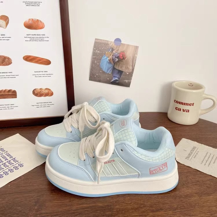 Damen Sportliche Plateau-Sneaker mit ausgeprägtem Schnürsystem und trendigem Design Drune