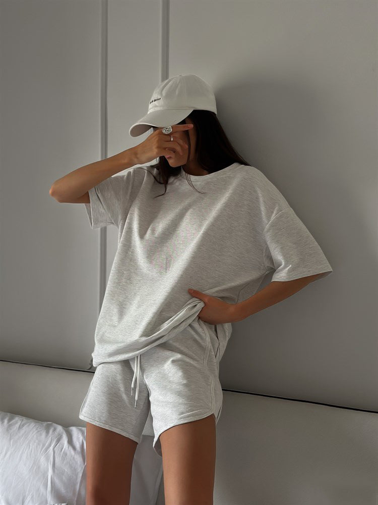 Damen gemütliches Sport-Set mit lässigem T-Shirt und Shorts Drune