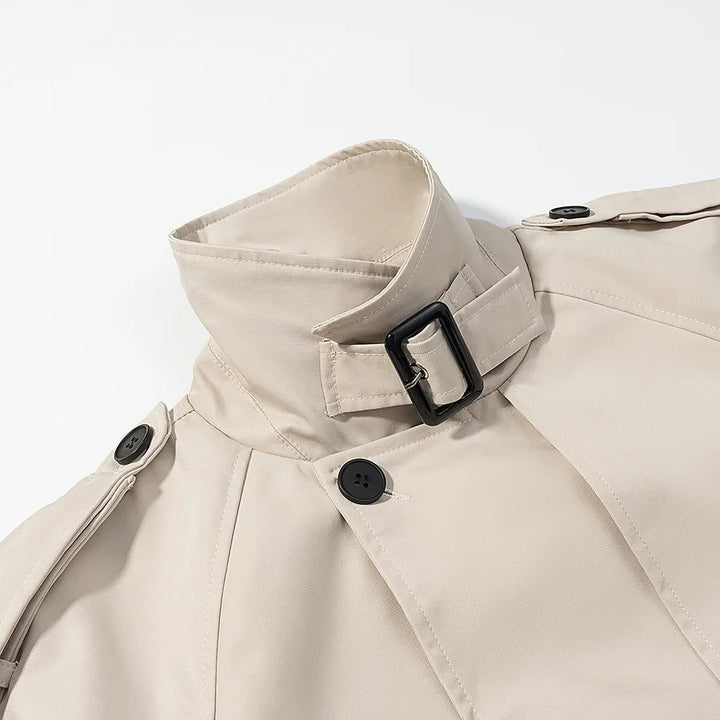 Damen nan kurze Trenchjacke mit Stehkragen, Schulterklappen und Taillengürtel Drune