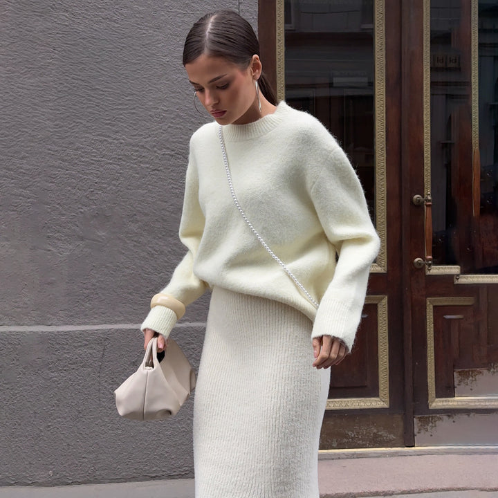 Damen Sweater-Rock-Outfit Drune