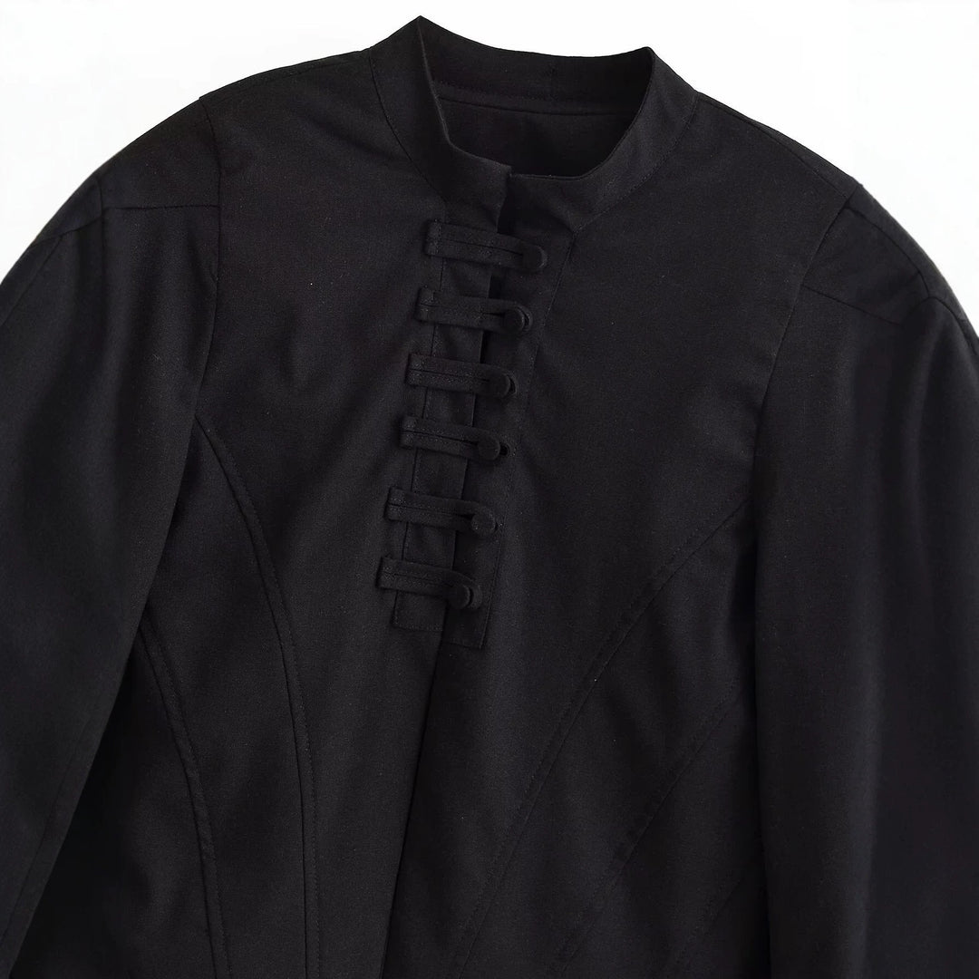 Damen Kurz geschnittene taillierte Jacke mit Stehkragen und dekorativem Schlaufenverschluss Drune