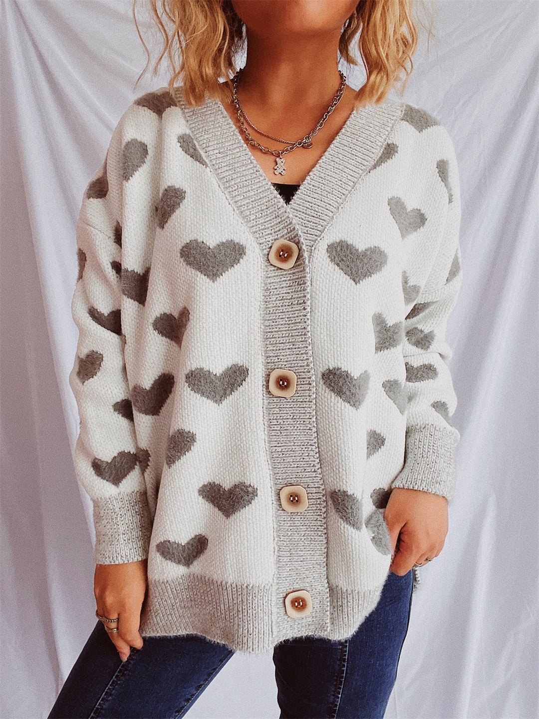 Damen Strickjacke mit herzförmigem Muster und knöpfbarem Design Drune