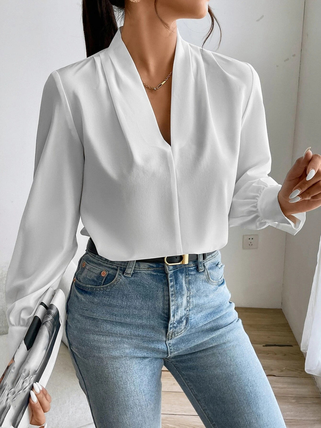 Damen-Blusenshirt mit V-Ausschnitt und vielseitigem Schnitt