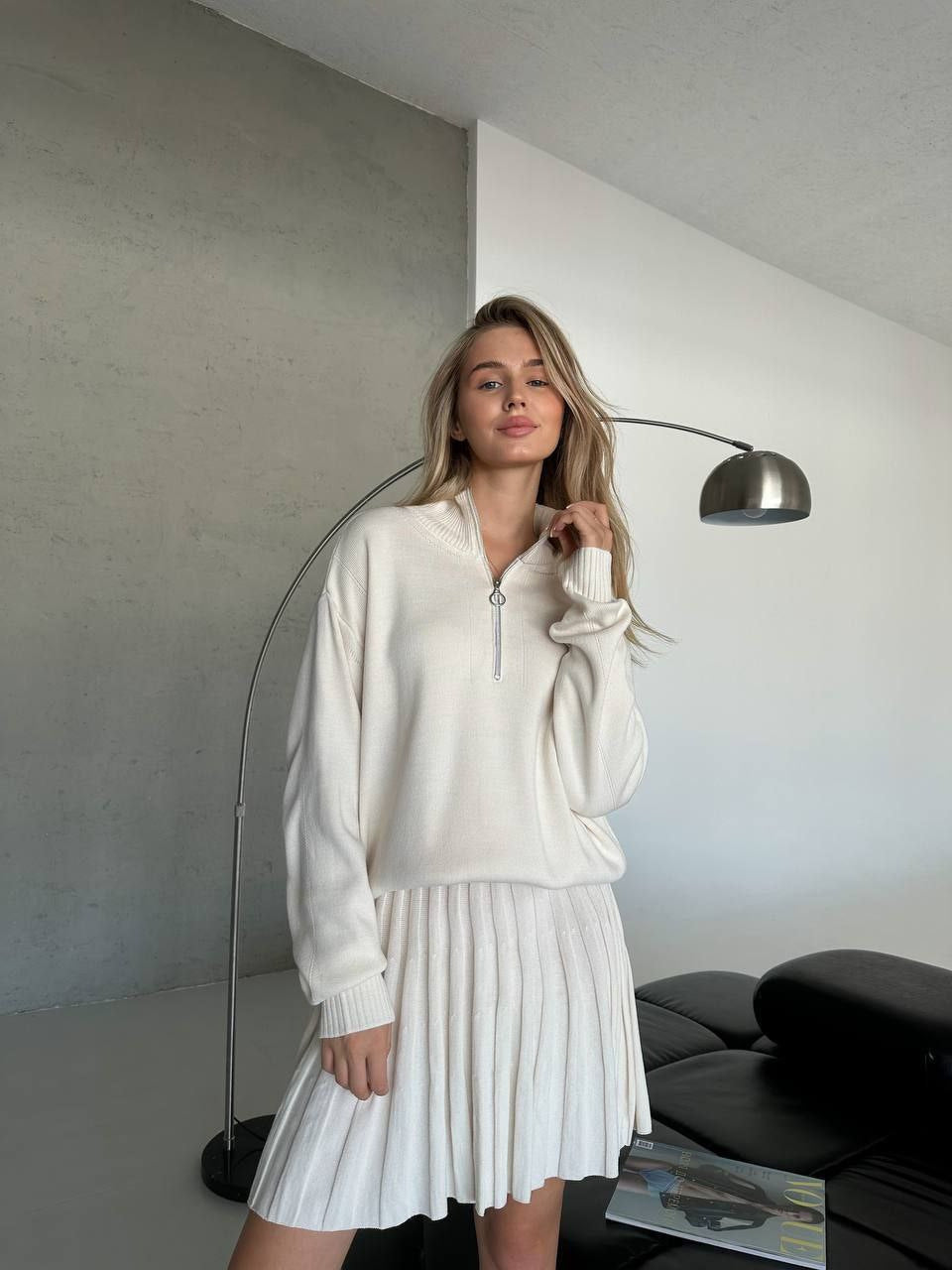Damen gemütliches Strick-Set mit Reißverschluss-Pullover und plissiertem Rock Drune