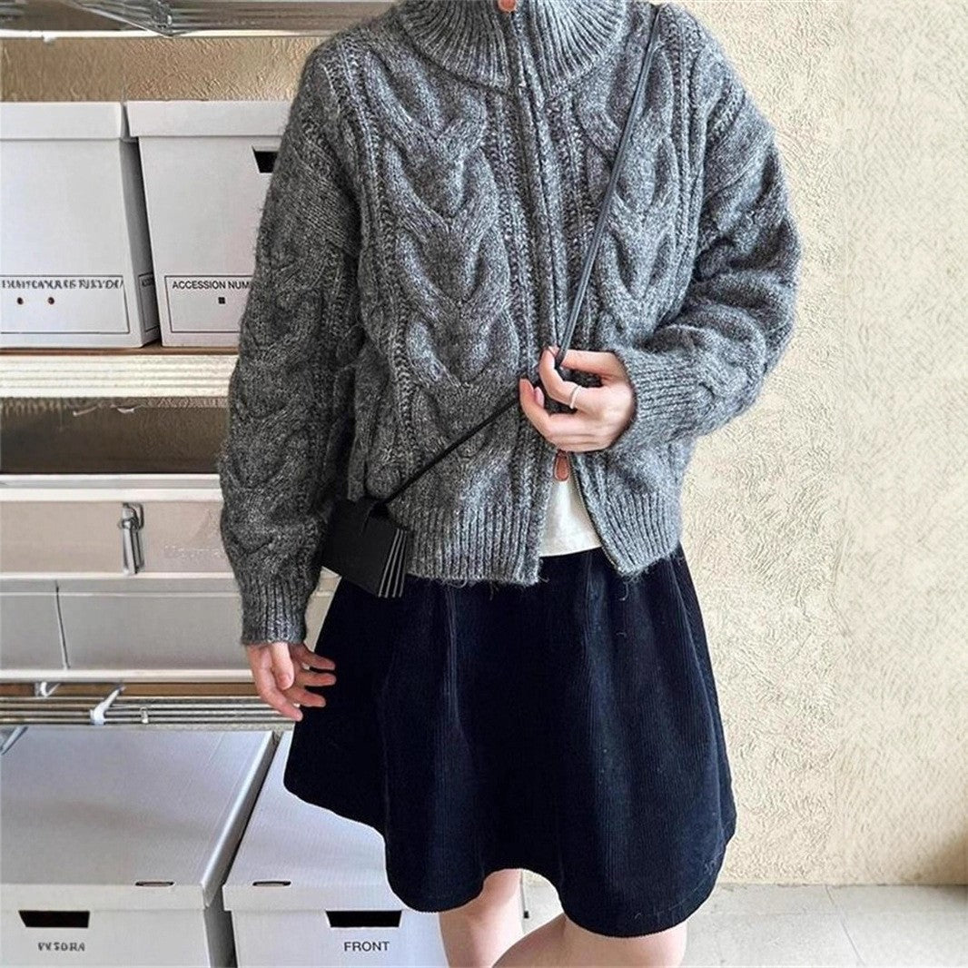 Damen Grobstrickjacke mit Stehkragen und modernen Zopfmustern Drune