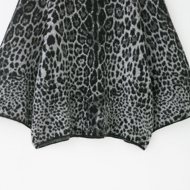 Damen Cape-Poncho mit Leopardenjacquard und Stehkragen Drune