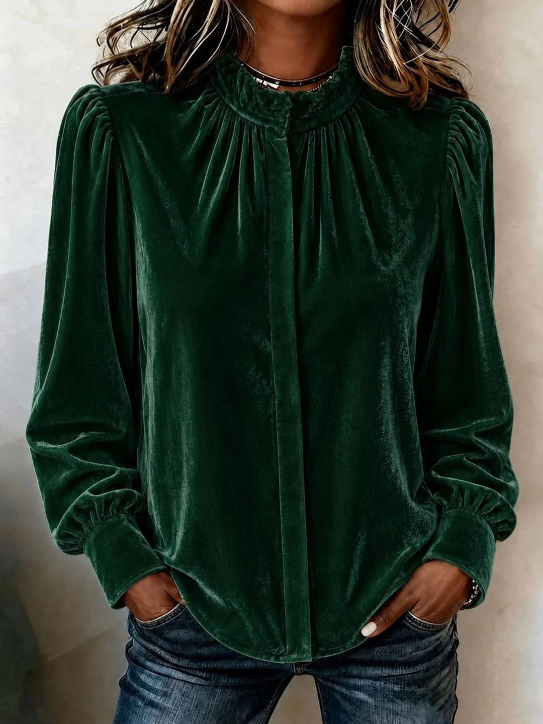 Damen Samtbluse mit Rüschen-Stehkragen, verdeckter Knopfleiste und gerafften Ballonärmeln Drune
