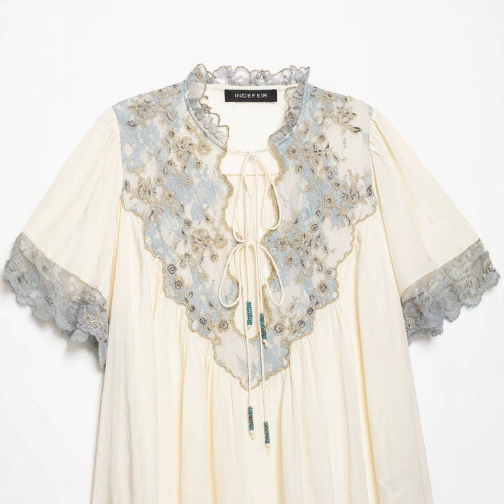 Damen Boho-Tunika mit bestickter Spitzenblende, Bindebändern und gerafften Ärmeln Drune