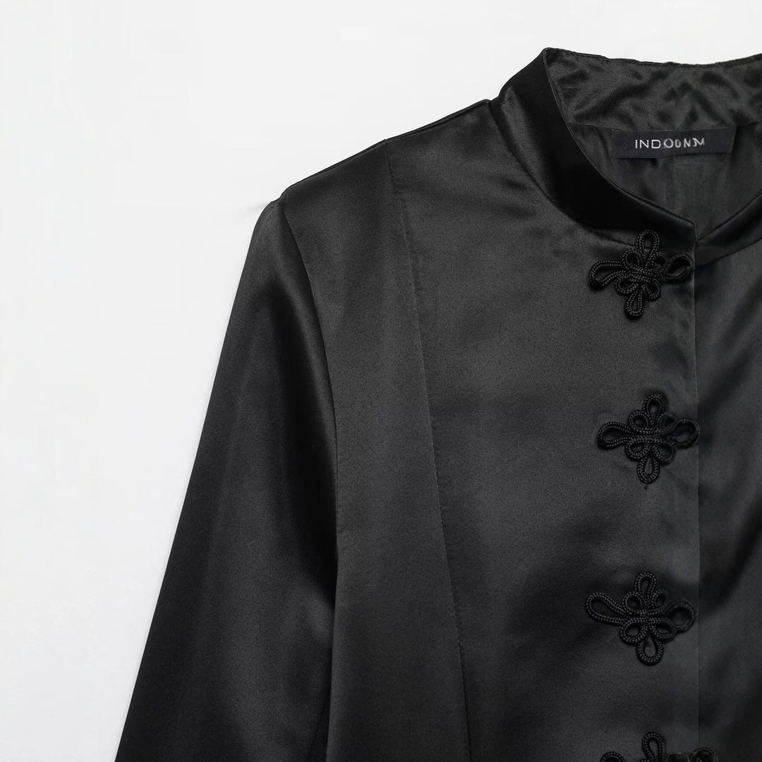 Damen Satin-Blazerjacke mit Mandarinkragen und Zierfroschknöpfen Drune