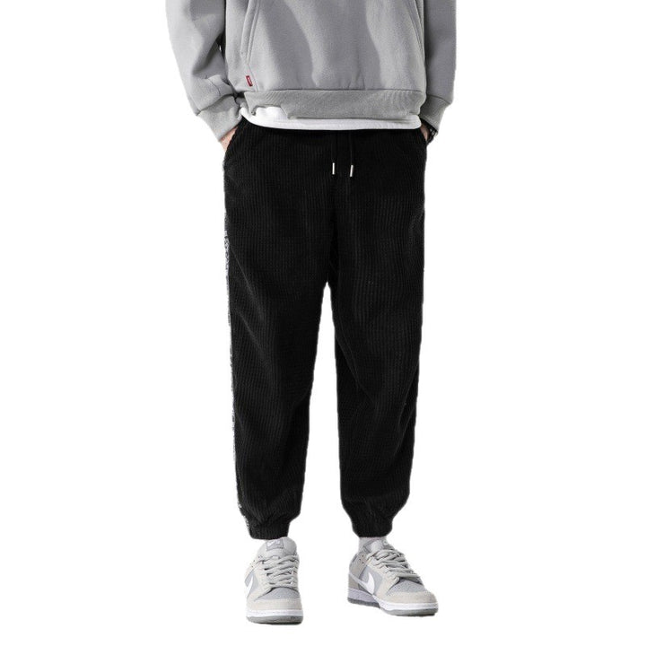Herren nan Cord-Jogger mit Bandana-Seiteneinsatz, elastischem Bund, schmal zulaufender Knöcheln und geripptem Strukturstoff Drune
