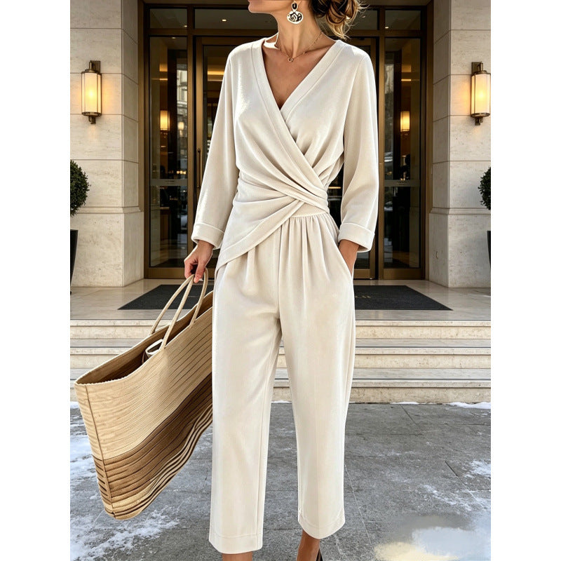 Damen Samt-Jumpsuit mit Wickeloberteil, taillierter Drapierung und weitem knöchellangem Bein Drune