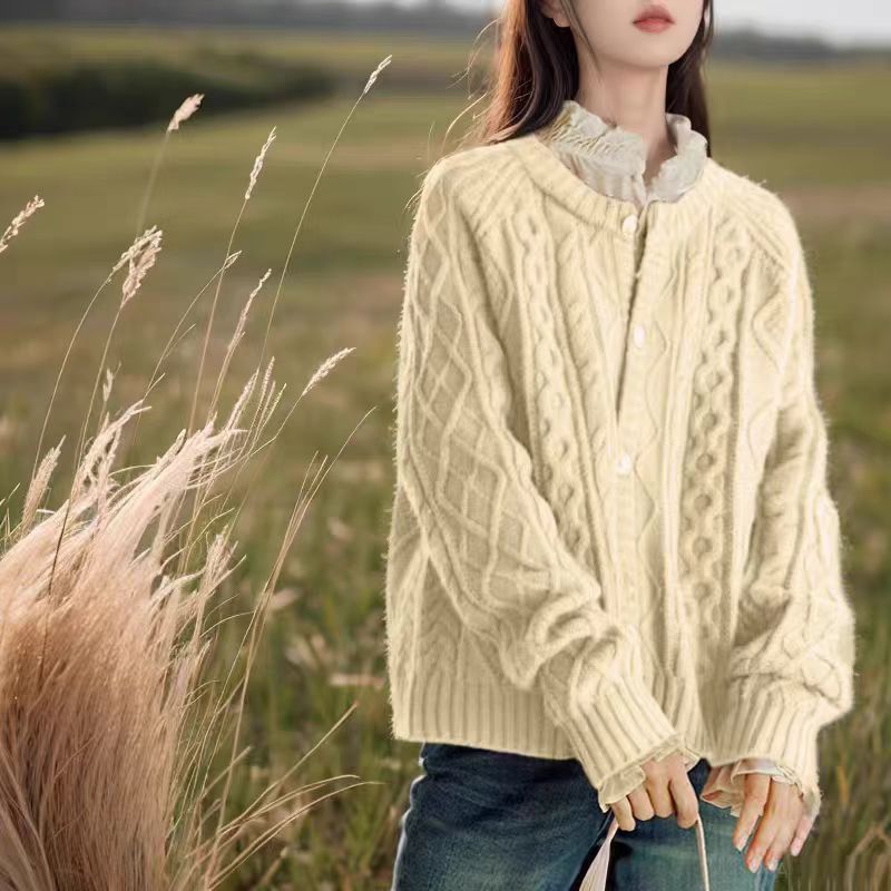 Damen Kuscheliger Zopf- und Rautenstrick-Cardigan mit Perlmuttknopfblende Drune