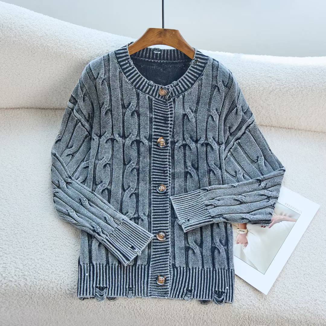 Damen Strickjacke mit Zopfmuster und Knopfverschluss Drune