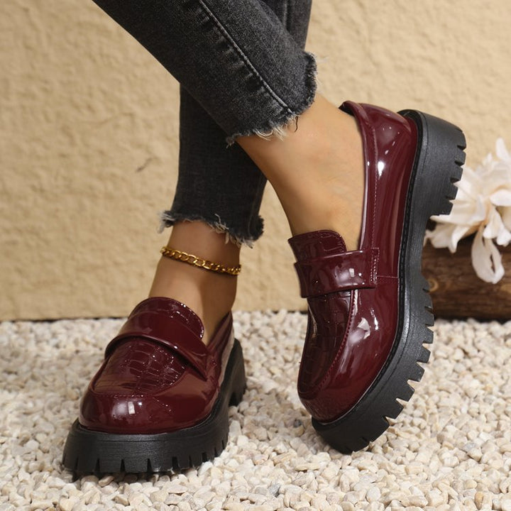 Damen klobige Lack-Loafer mit Kroko-Prägung und profilierter Gummisohle Drune