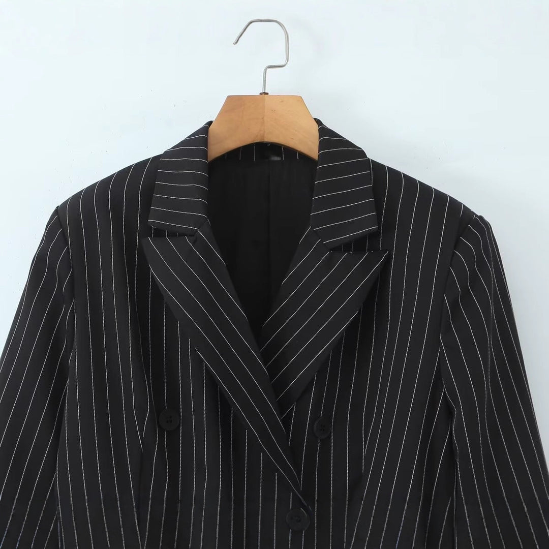 Damen gestreifte Blazerjacke mit voluminösem Saum Drune
