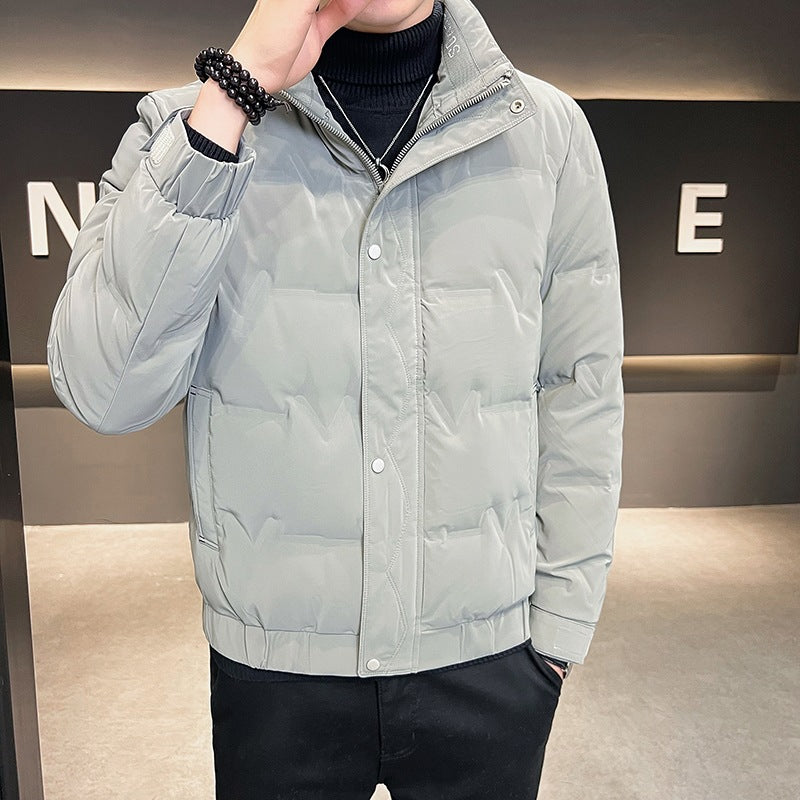 Herren Kurz geschnittene Thermo-Pufferjacke mit hohem Stehkragen und Klettmanschetten Drune
