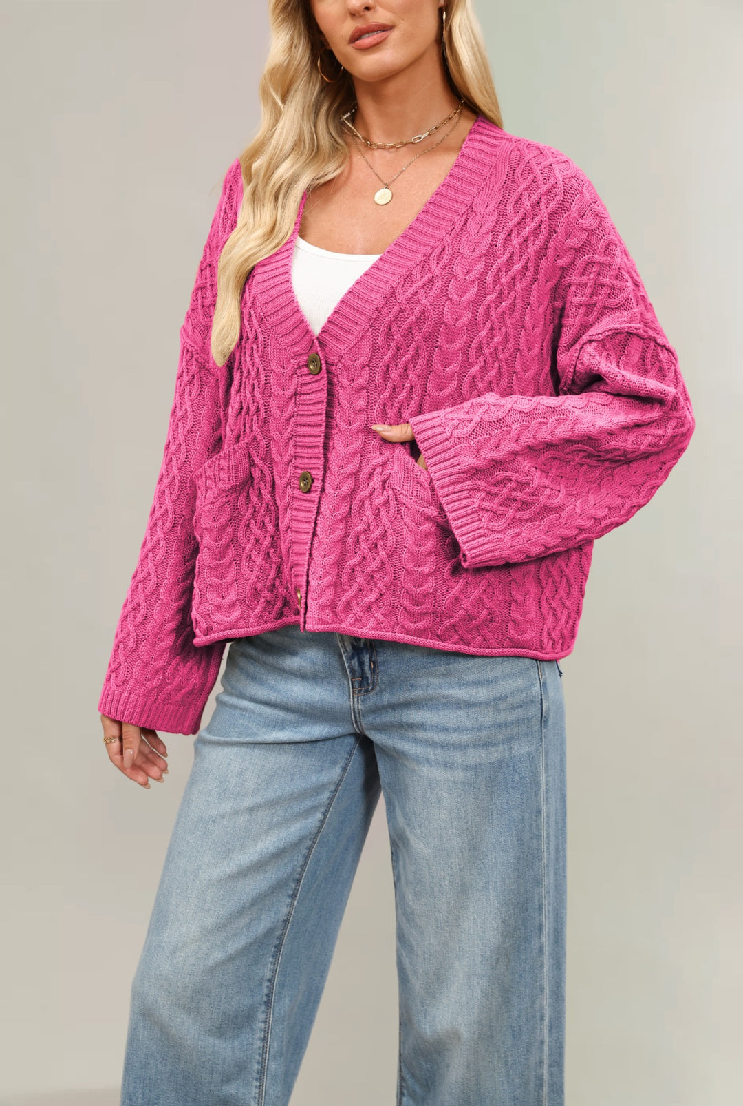 Damen Strickjacke mit Kabelmuster und Taschen Drune