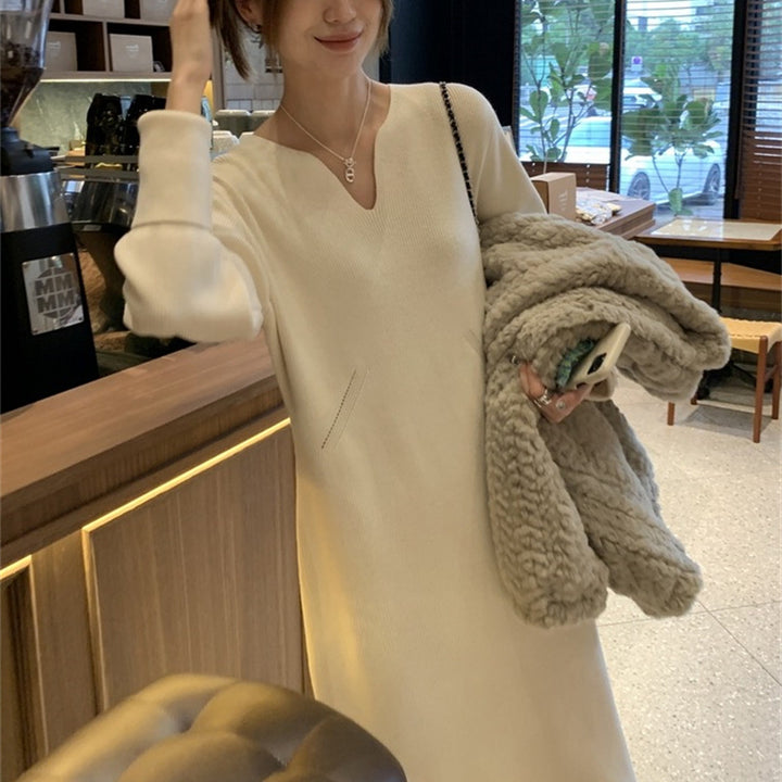 Damen Strickkleid mit tiefem V-Ausschnitt und komfortablem Schnitt Drune