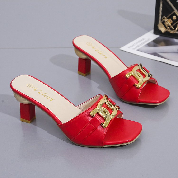 Damen Mules mit glänzendem goldenen Akzent und komfortablem Blockabsatz Drune