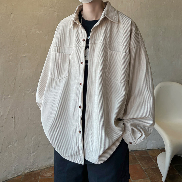 Herren nan oversized Kordhemdjacke mit aufgesetzten Brusttaschen, abgerundetem Saum und lockerer Silhouette Drune