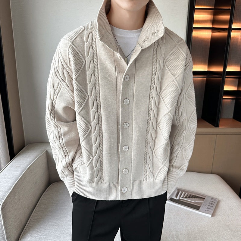 Herren Zopfmuster-Cardigan mit hohem Kragen, grober Strickoptik und durchgehender Knopfleiste Drune